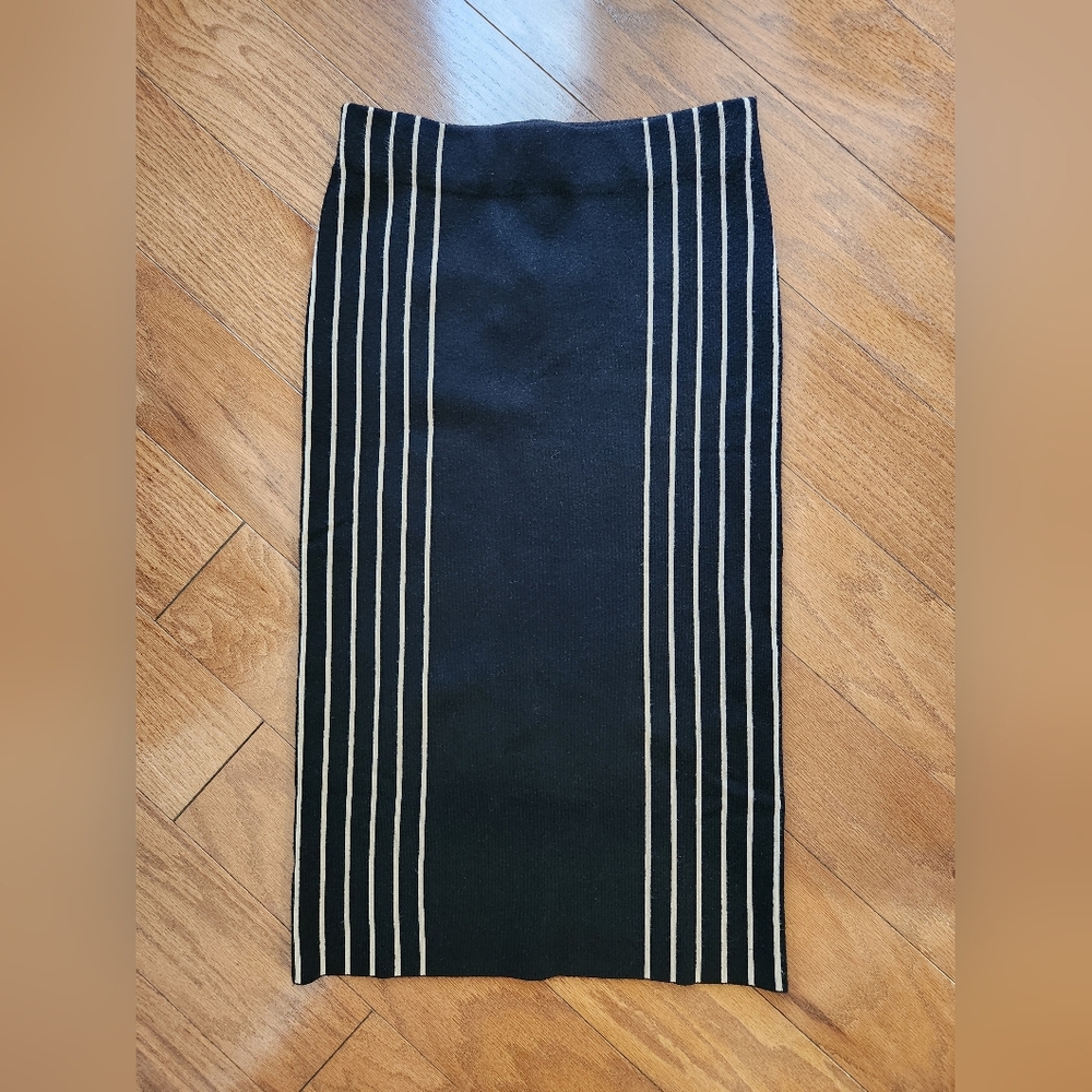 Ann Taylor Black and White Sweater Pencil Skirt In Medium NWT